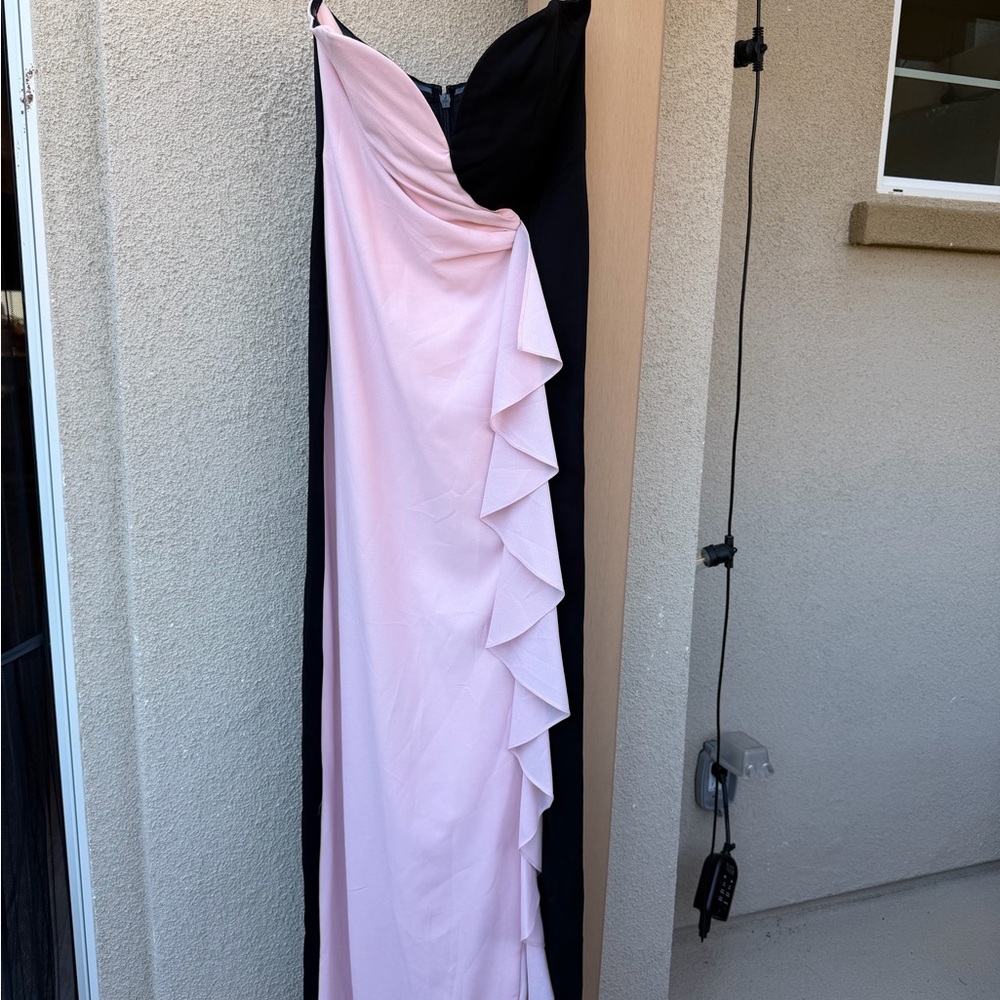 Nicole Miller Elegant Pink and Black Evening Gown strapless NWT